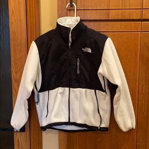 Black and white north face women’s fleece